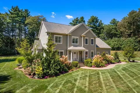 885 Old Post Rd, Walpole, MA 02081 photo 2