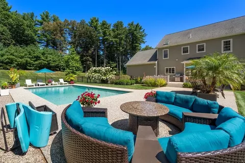 885 Old Post Rd, Walpole, MA 02081 photo 12