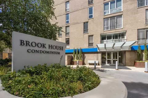 99 Pond Ave #D -608, Brookline, MA 02445