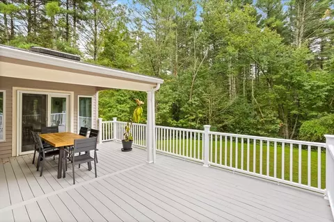Exterior - 38 Robin Rd, Norfolk, MA 02056 photo 7 of 12