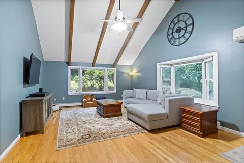 Living - 38 Robin Rd, Norfolk, MA 02056 photo 5 of 6