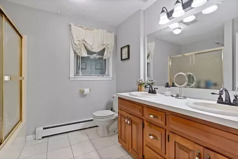 Bath - 38 Robin Rd, Norfolk, MA 02056 photo 3 of 3