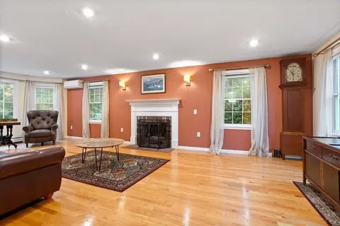 Living - 38 Robin Rd, Norfolk, MA 02056 photo 2 of 6