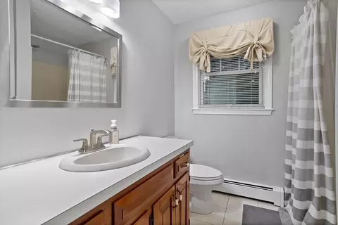 Bath - 38 Robin Rd, Norfolk, MA 02056 photo 2 of 3