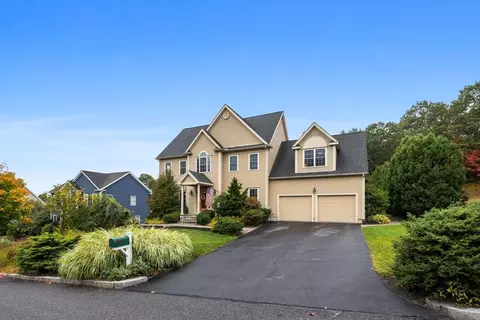 731 Samuel Dr, Whitinsville, MA 01588