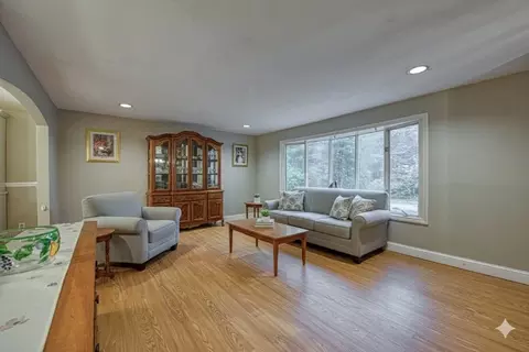 5 Chase Dr, Sharon, MA 02067 photo 8