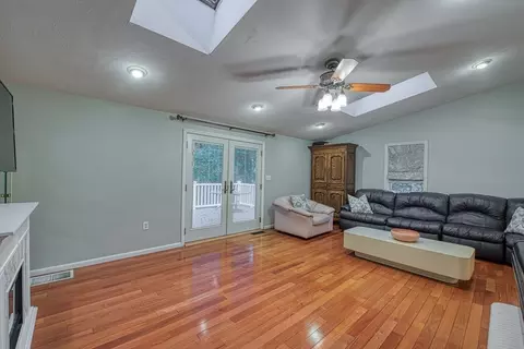 5 Chase Dr, Sharon, MA 02067 photo 6