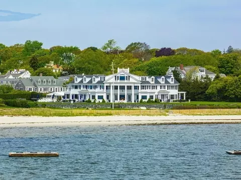 155 Irving Ave, Hyannis Port, MA 02647