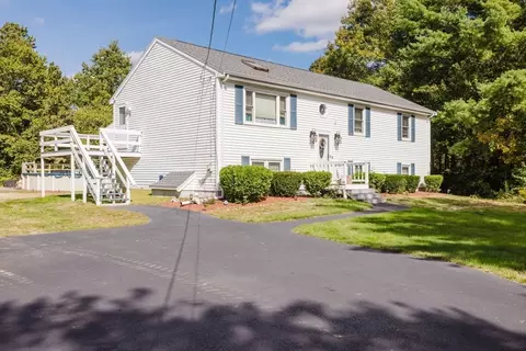 53 Cheshire Dr, Taunton, MA 02718