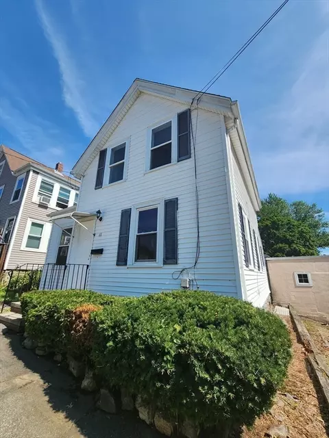 11 Richmond St, Weymouth, MA 02188