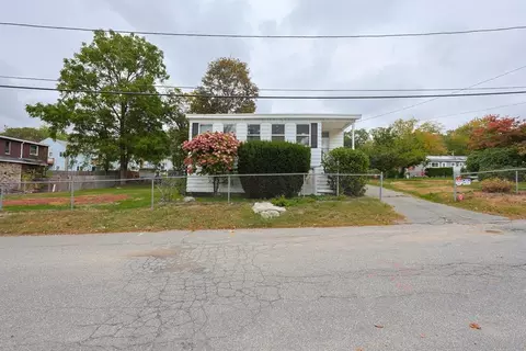 12 Lothrop St, Saugus, MA 01906 photo 2