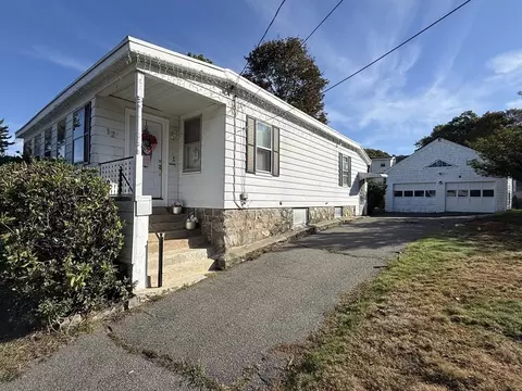 12 Lothrop St, Saugus, MA 01906 photo 3