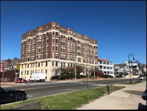 285 Lynn Shore Dr #203, Lynn, MA 01902