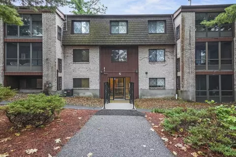 5 Greenbriar Dr #107, North Reading, MA 01864