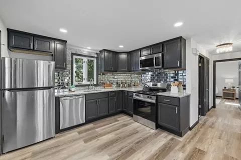65 Fair Oak Rd, Springfield, MA 01128 photo 8
