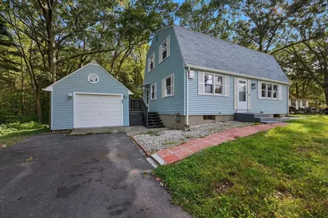65 Fair Oak Rd, Springfield, MA 01128