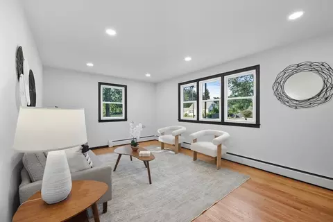 65 Fair Oak Rd, Springfield, MA 01128 photo 4