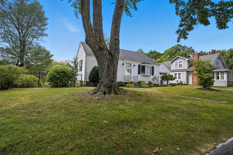 42 Geneva St, Springfield, MA 01151 photo 2