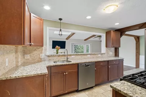 42 Geneva St, Springfield, MA 01151 photo 13