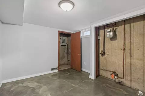 42 Geneva St, Springfield, MA 01151 photo 35