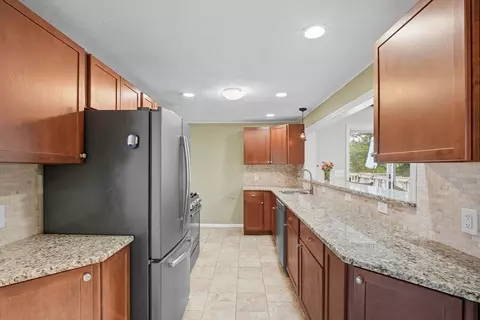 42 Geneva St, Springfield, MA 01151 photo 24