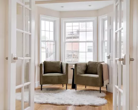 Entry Way - 227 E St, Boston, MA 02127 photo 3 of 4