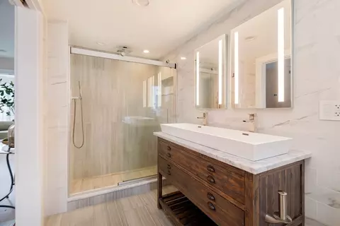 Bath - 227 E St, Boston, MA 02127 photo 2 of 5