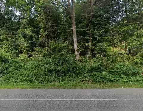 58 Framingham Rd, Southborough, MA 01772