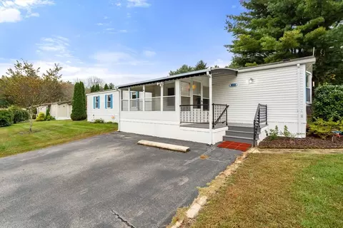 320 Poplar Ave, Sturbridge, MA 01566