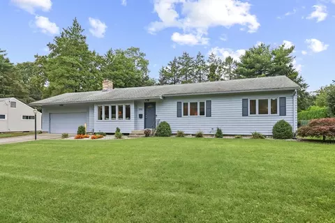 592 Williams St, Longmeadow, MA 01106