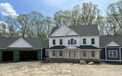 135 Windstone Dr, Northbridge, MA 01534