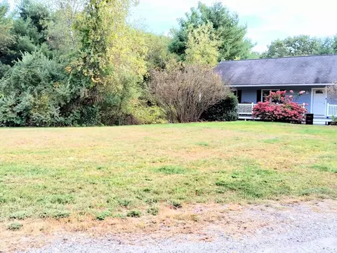 4 Buttercup Ln, West Boylston, MA 01583