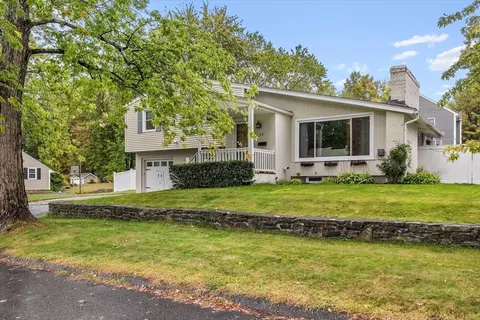 12 Winthrop St, West Boylston, MA 01583