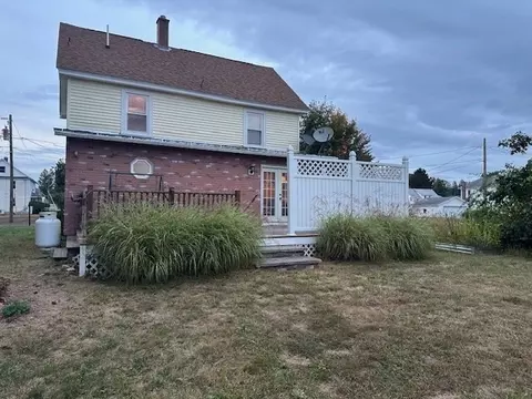 20 Benham Ave, Ware, MA 01082 photo 14