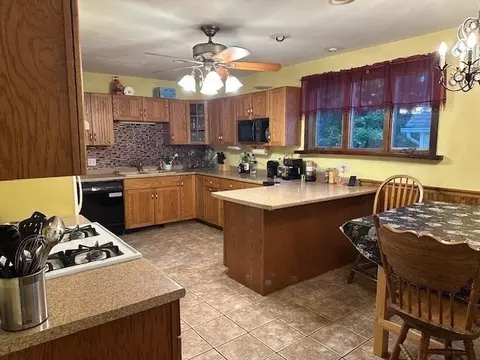 20 Benham Ave, Ware, MA 01082 photo 3