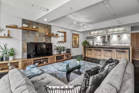 1313 Washington St #605, Boston, MA 02118