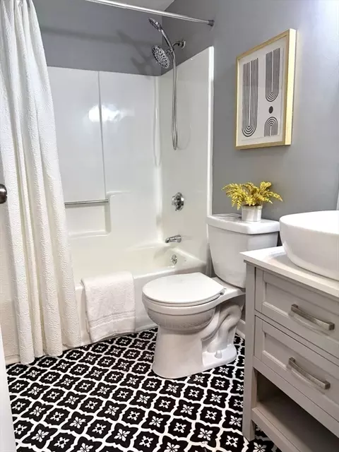 5455 N Main St #13A, Fall River, MA 02720 photo 7