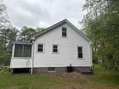 52 Carpenter St, Seekonk, MA 02771
