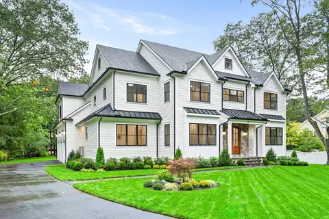 15 Peachtree Rd, Lexington, MA 02420