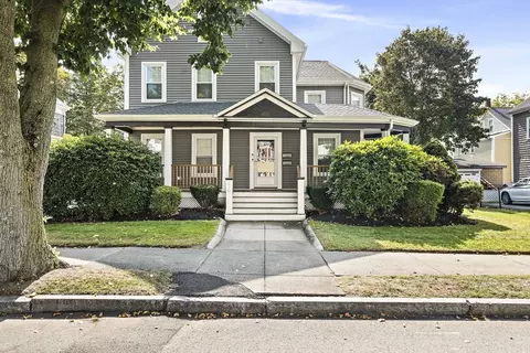 46 Chestnut St #1, Wakefield, MA 01880