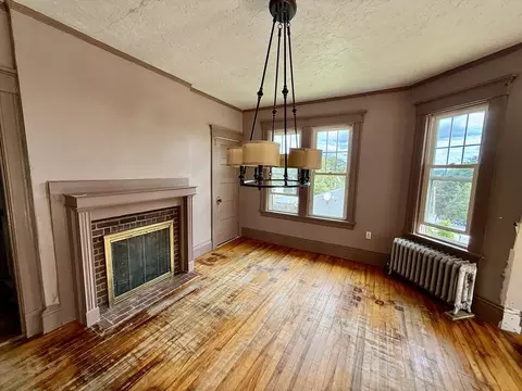 Living - 22 Baker St, Worcester, MA 01603 photo 6 of 7
