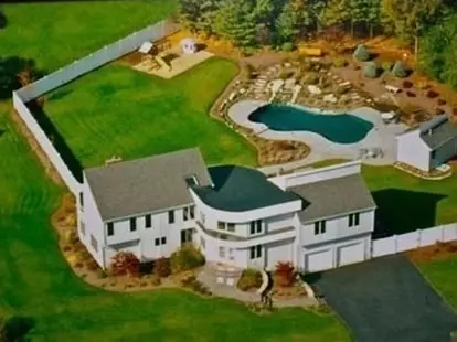 2 Thompson Rd, Foxboro, MA 02035