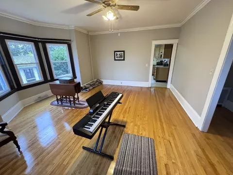 Living - 5 Barnes Ave, Worcester, MA 01605 photo 2 of 7