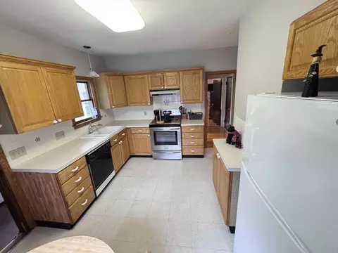 Kitchen - 5 Barnes Ave, Worcester, MA 01605 photo 2 of 3