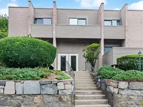 72 Centre St #J, Quincy, MA 02169