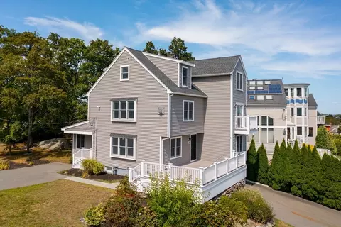 19 Knollwood Rd, Quincy, MA 02171