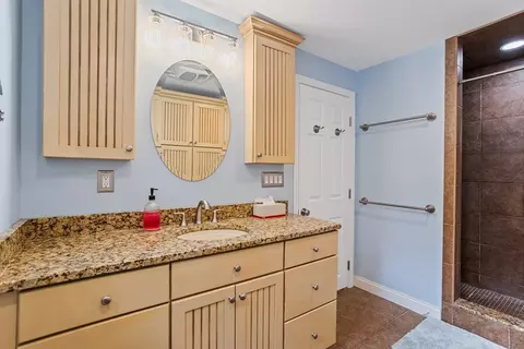 Bath - 32 Howard Rd, Maynard, MA 01754 photo 3 of 4