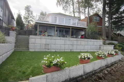 302 Killdeer Rd, Webster, MA 01570