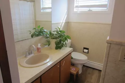 Bath - 302 Killdeer Rd, Webster, MA 01570 photo 2 of 2
