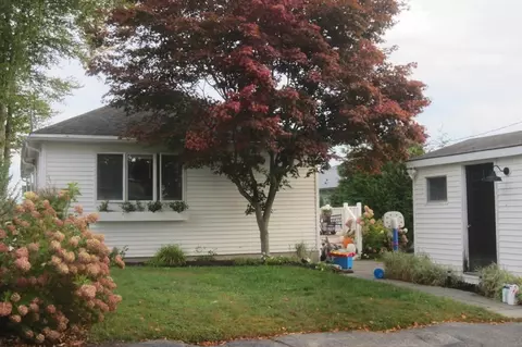 Exterior - 302 Killdeer Rd, Webster, MA 01570 photo 2 of 15